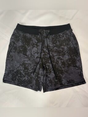 LULULEMON ATHLETICA MENS LICENSE TO TRAIN SHORT!